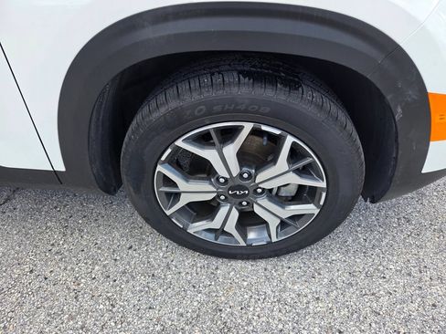 Used 2023 Kia Seltos EX AWD/4WD image 18