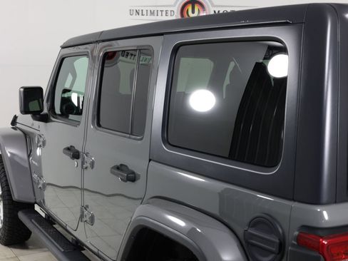 Used 2019 Jeep Wrangler Unlimited Sahara w/ Safety Group AWD/4WD image 44