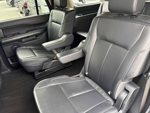 Used 2024 Ford Expedition XLT image 35