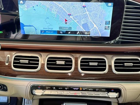Used 2023 Mercedes-Benz Maybach GLS 600 4MATIC image 13