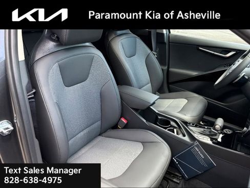 New 2025 Kia Niro EX Touring image 21
