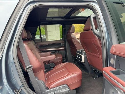 Used 2023 Ford Expedition Limited AWD/4WD image 12