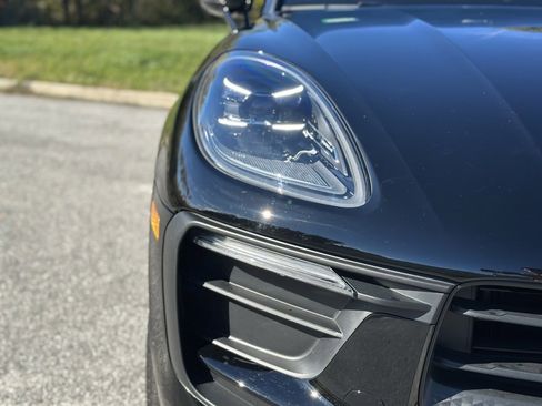 Used 2025 Porsche Macan image 10