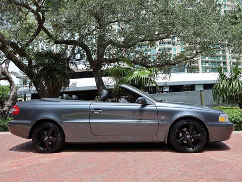 Used 2004 Volvo C70 HT FWD image 24