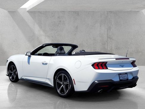 Used 2025 Ford Mustang Premium RWD image 6