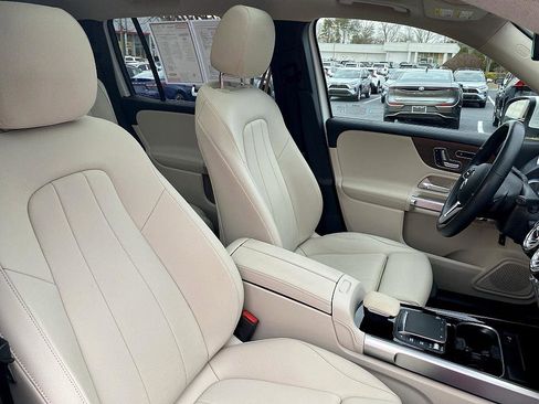 Used 2023 Mercedes-Benz GLB 250 4MATIC image 14