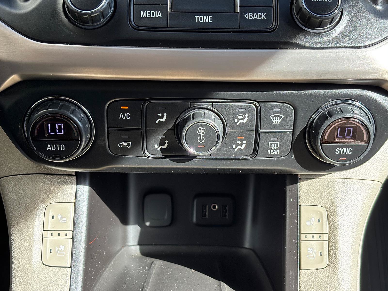 Used 2019 GMC Acadia Denali w/ Technology Package AWD/4WD image 26