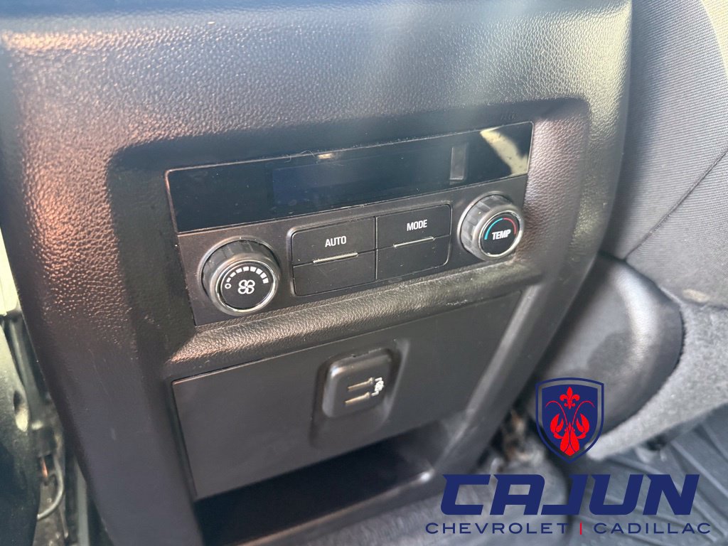 Used 2019 Chevrolet Traverse LT FWD image 15