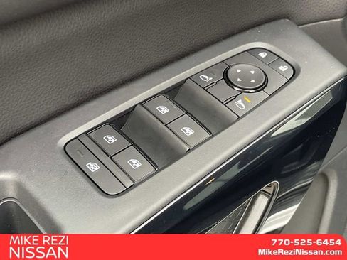 New 2025 Nissan Pathfinder SV image 12