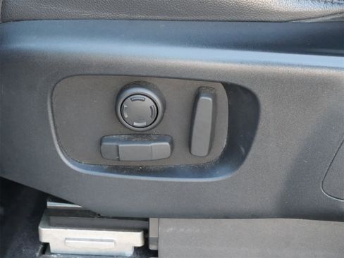 Used 2018 Land Rover Discovery HSE image 10