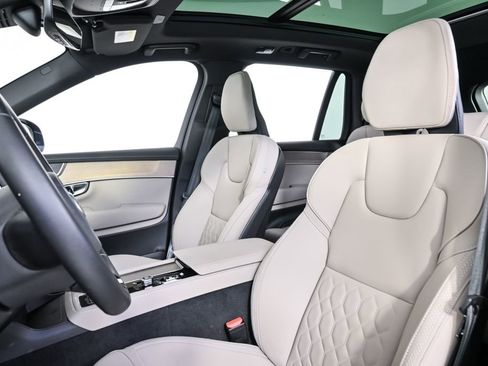 Certified 2025 Volvo XC90 B5 Core w/ Climate Package image 7