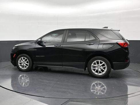 Used 2024 Chevrolet Equinox LS FWD image 2