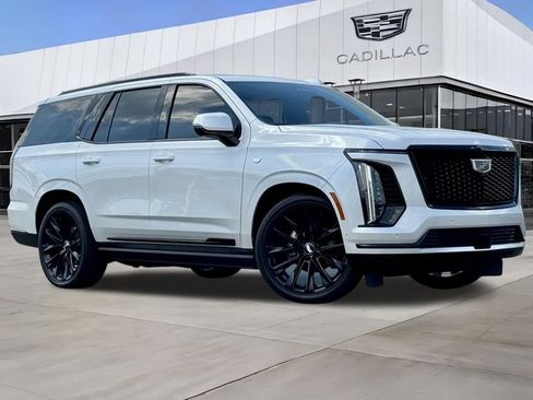 Used 2025 Cadillac Escalade Sport Platinum w/ LPO, ONYX Package AWD/4WD image 2