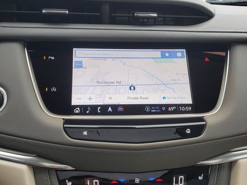 Certified 2024 Cadillac XT5 Premium Luxury w/ LPO, Floor Liner Package AWD/4WD image 28