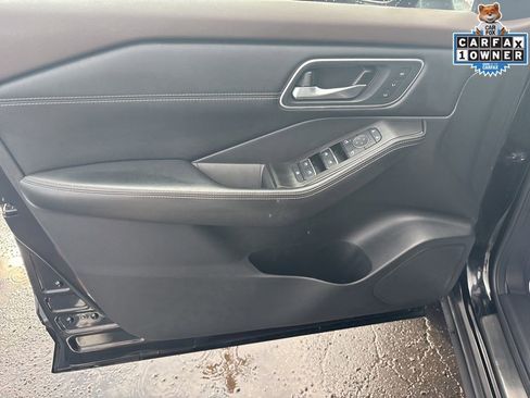 Used 2022 Nissan Rogue Platinum w/ Head-Up Display Package AWD/4WD image 15