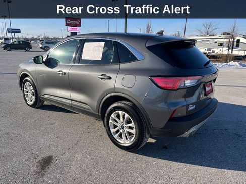 Used 2022 Ford Escape SE image 3