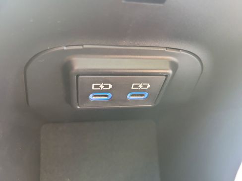 Used 2022 Toyota RAV4 XLE image 24