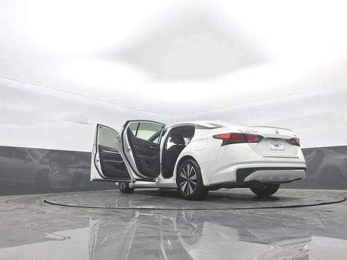 Used 2022 Nissan Altima 2.5 SV FWD image 35
