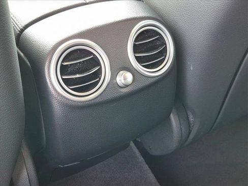 Used 2021 Mercedes-Benz GLC 300 4MATIC image 17