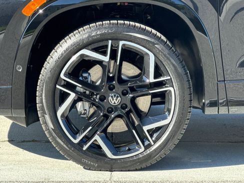 New 2026 Volkswagen Tiguan SEL R-Line image 26