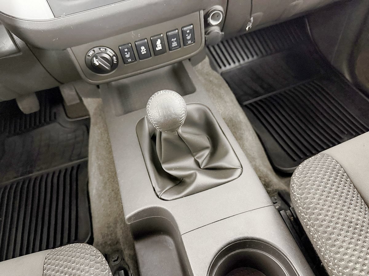 Used 2015 Nissan Xterra PRO-4X AWD/4WD image 60
