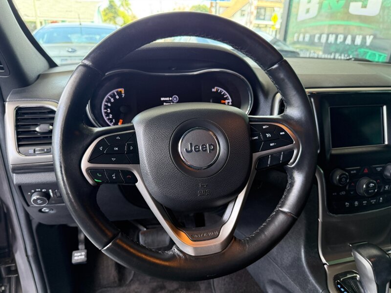 Used 2019 Jeep Grand Cherokee Laredo RWD image 18