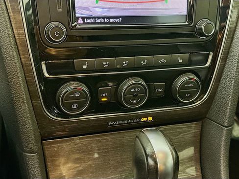 Used 2017 Volkswagen Passat 1.8T SE image 21