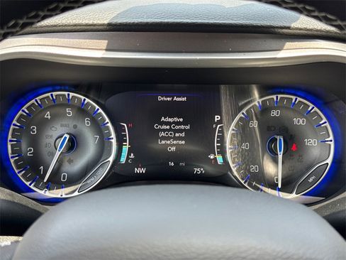 New 2025 Chrysler Pacifica Select image 32