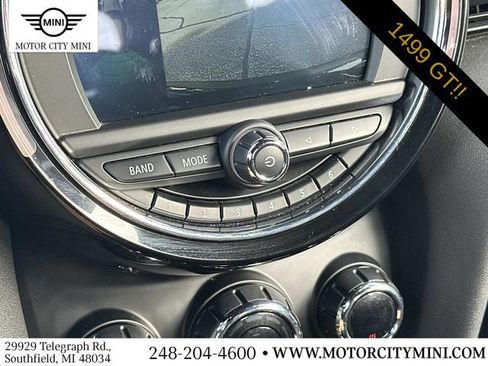 Used 2021 MINI Cooper 2-Door Hardtop image 31