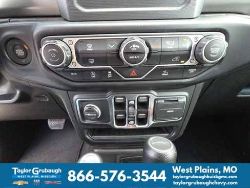 Used 2023 Jeep Gladiator Sport AWD/4WD image 25