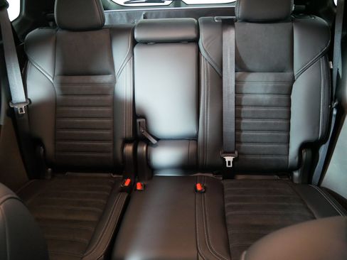 New 2025 Mitsubishi Outlander SE image 3