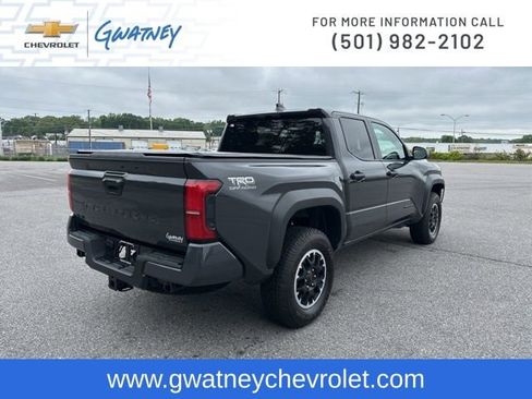 Used 2025 Toyota Tacoma TRD Off-Road AWD/4WD image 5