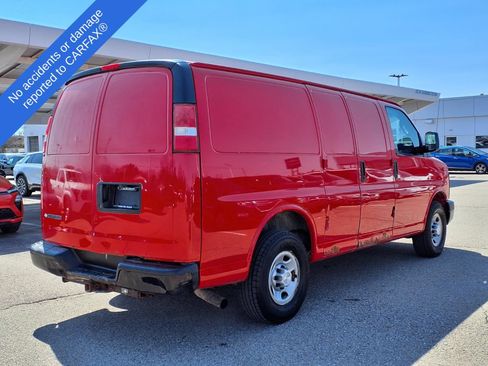 Used 2017 Chevrolet Express 2500 RWD image 5