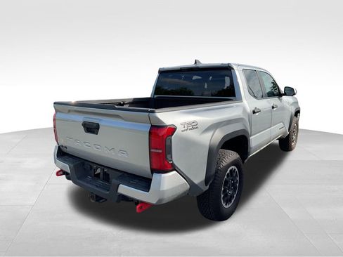 Used 2025 Toyota Tacoma TRD Off-Road AWD/4WD image 9