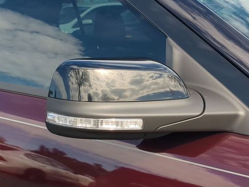 Used 2018 Ford Explorer XLT w/ Equipment Group 202A image 12