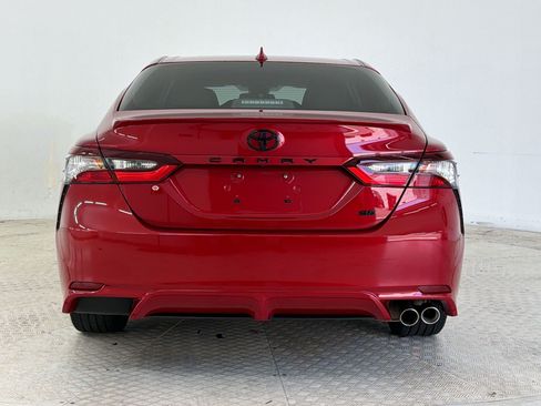 Used 2022 Toyota Camry SE FWD image 10