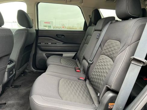 Used 2024 Nissan Pathfinder SV AWD/4WD image 5