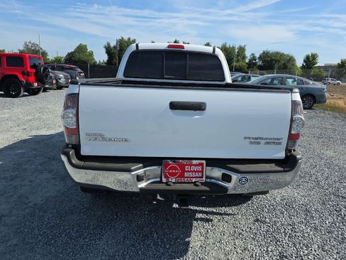 Used 2014 Toyota Tacoma PreRunner w/ SR5 Package RWD image 8