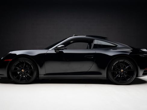 Used 2024 Porsche 911 Carrera 4 AWD/4WD image 17
