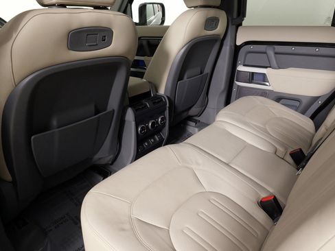 Used 2022 Land Rover Defender 110 SE image 36