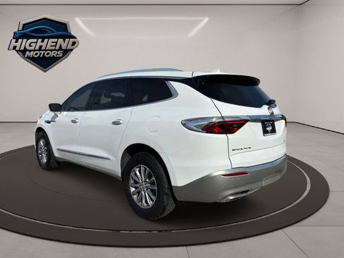 Used 2024 Buick Enclave Premium image 4