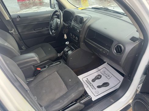 Used 2014 Jeep Patriot Latitude image 12