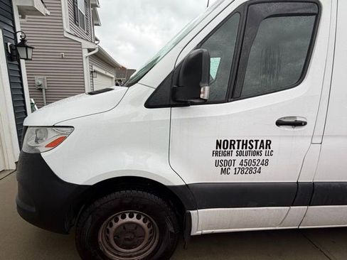 Used 2021 Mercedes-Benz Sprinter 2500 w/ Driver Convenience Package image 18