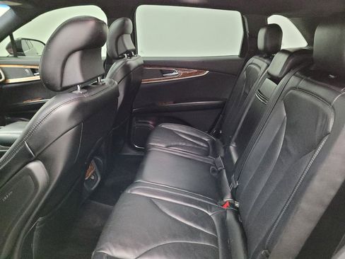 Used 2017 Lincoln MKX Reserve FWD image 18
