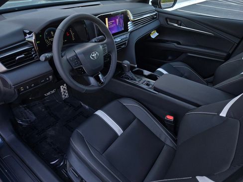 Certified 2026 Toyota Camry SE w/ Convenience Package FWD image 8