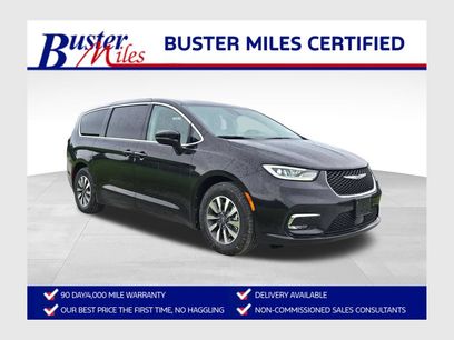Used 2023 Chrysler Pacifica Touring-L