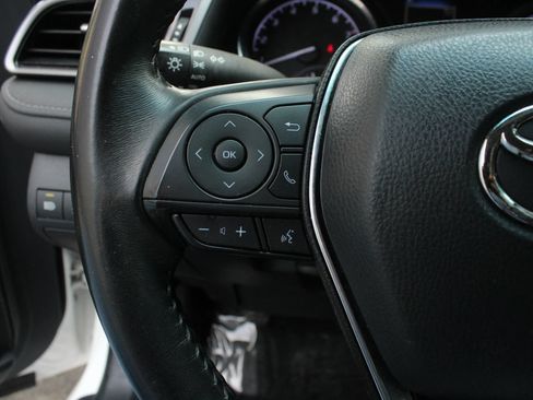 Used 2019 Toyota Camry SE FWD image 22