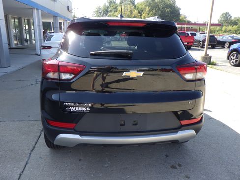 Used 2023 Chevrolet TrailBlazer LT image 3