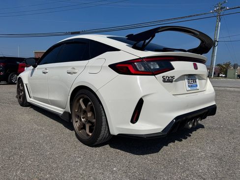 Used 2023 Honda Civic Type R image 4