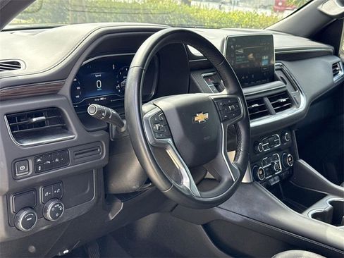 Used 2023 Chevrolet Suburban LT image 9